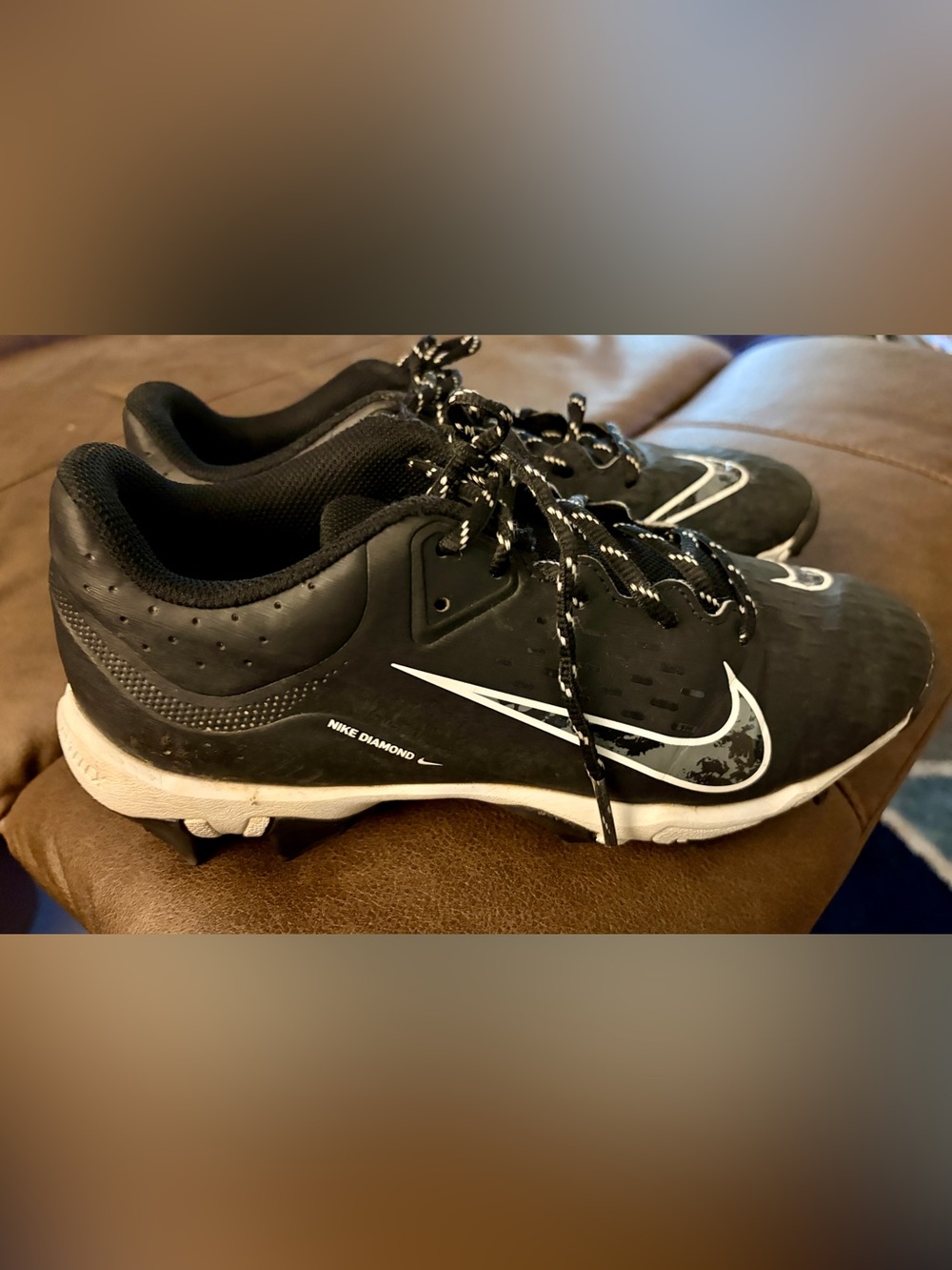 Nike Women’s Black & White Cleats 7.5